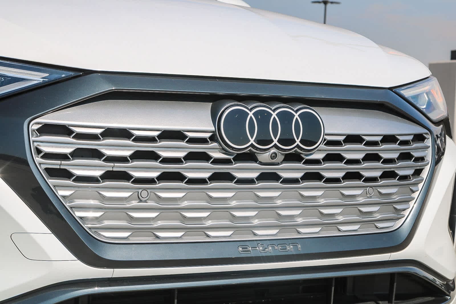 Thumbnail: 2024 Audi Q8 e-tron - 5