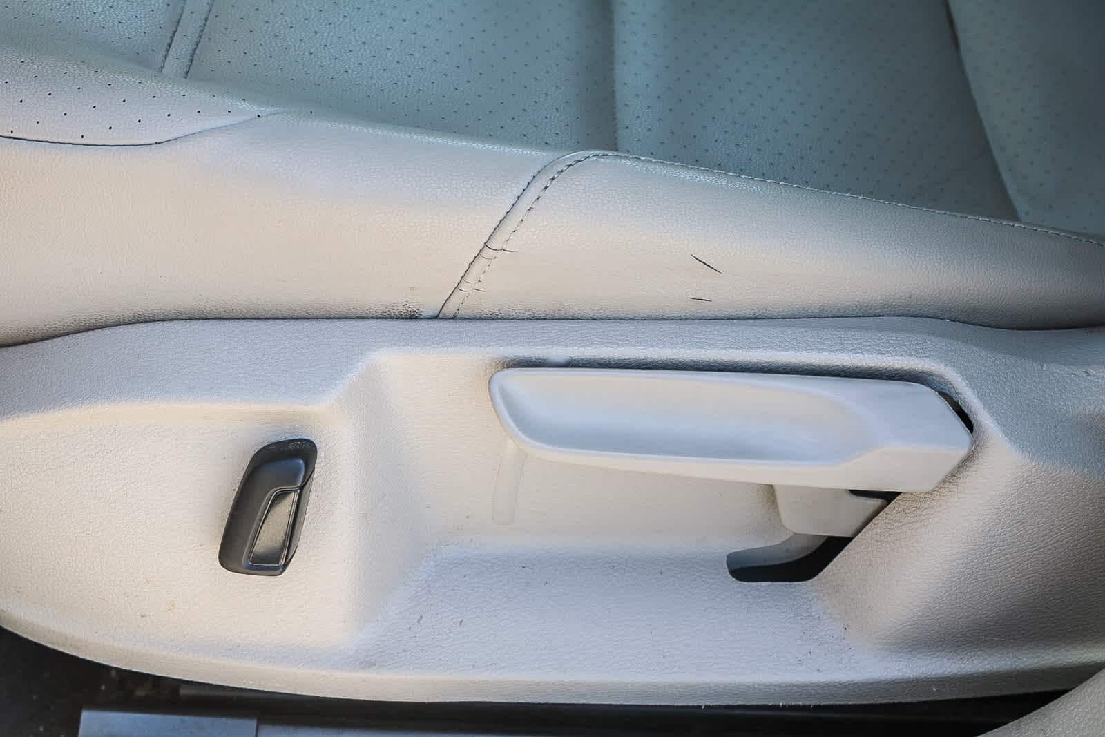 Thumbnail: 2015 Volkswagen Golf - 20