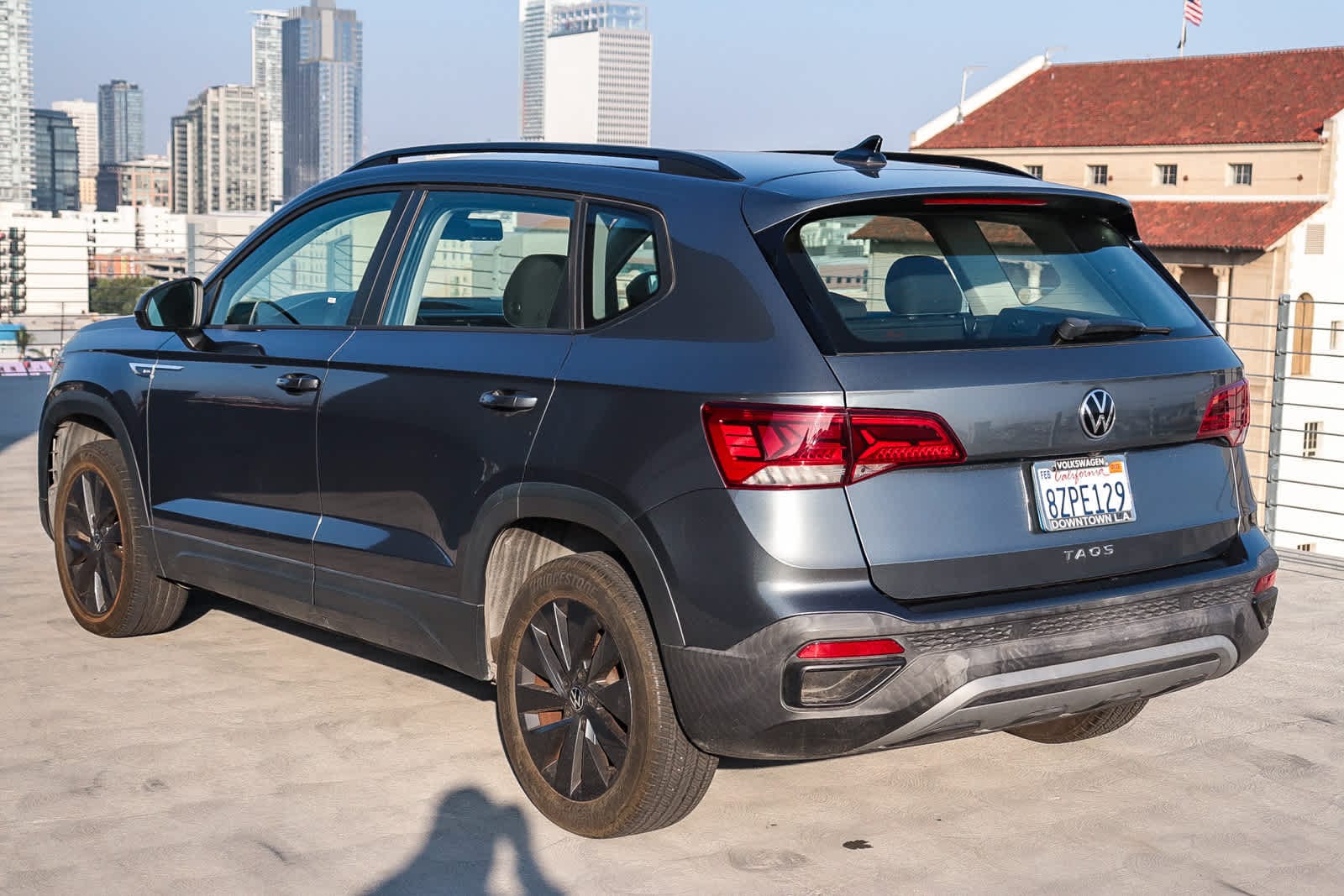 Thumbnail: 2022 Volkswagen Taos - 8