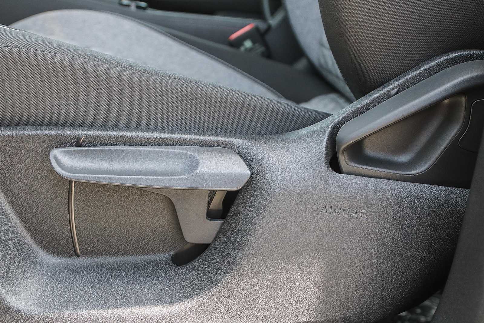 Thumbnail: 2025 Volkswagen Tiguan - 24