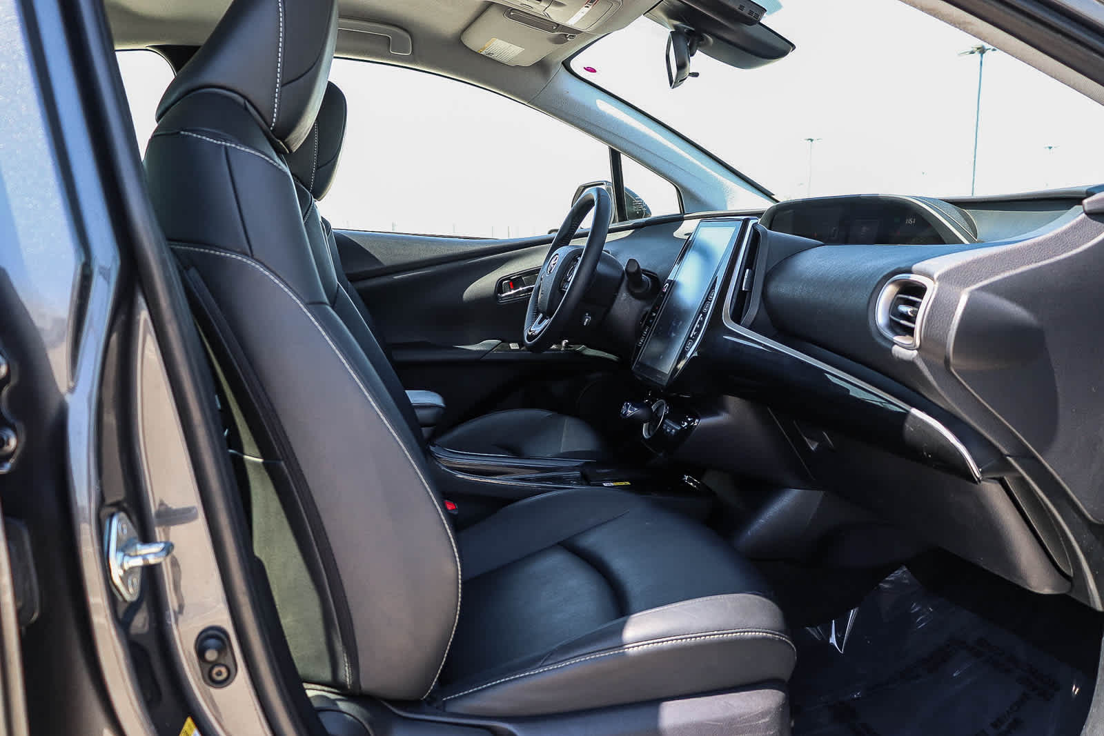 Thumbnail: 2022 Toyota Prius Prime - 15