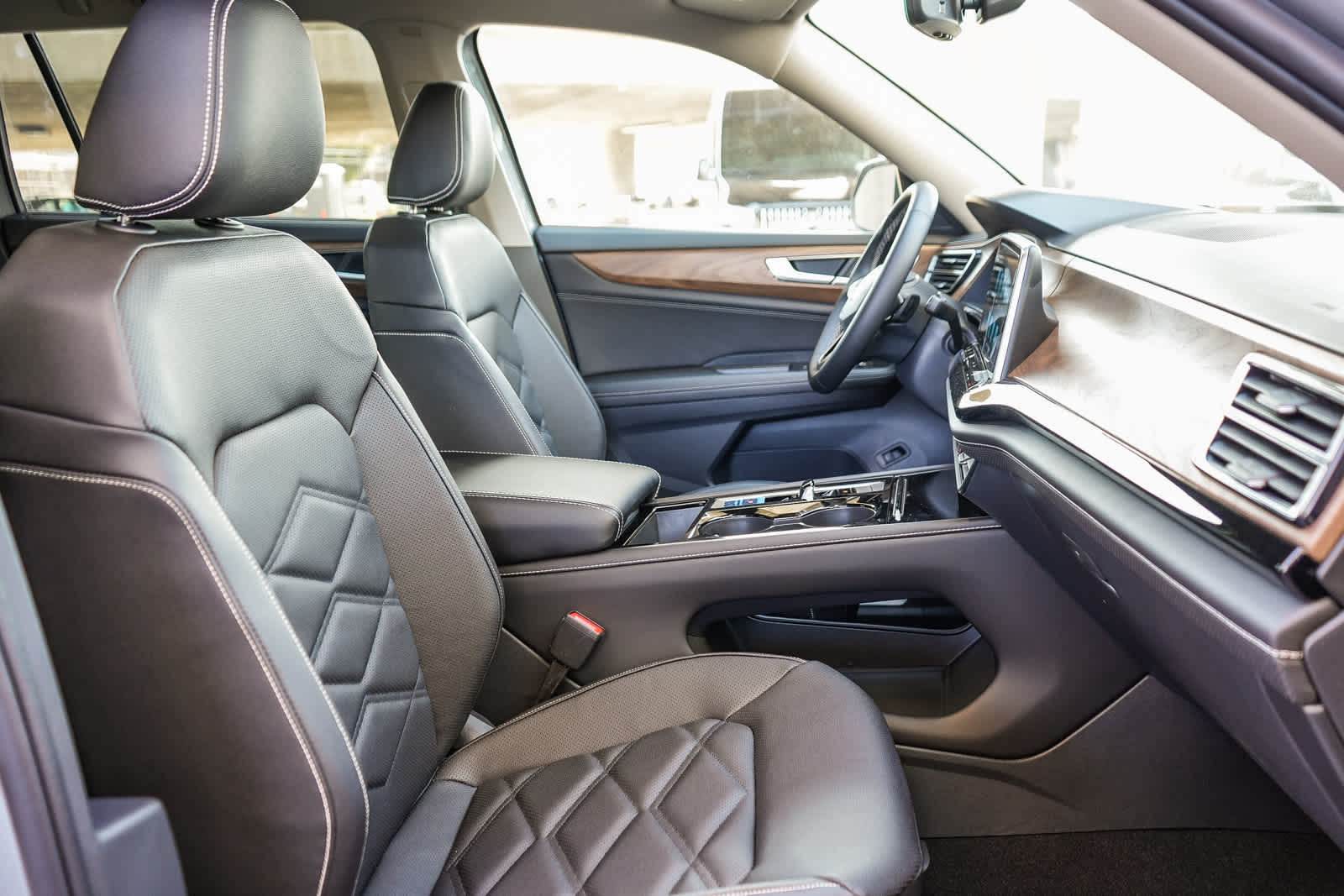 Thumbnail: 2026 Volkswagen Atlas - 16