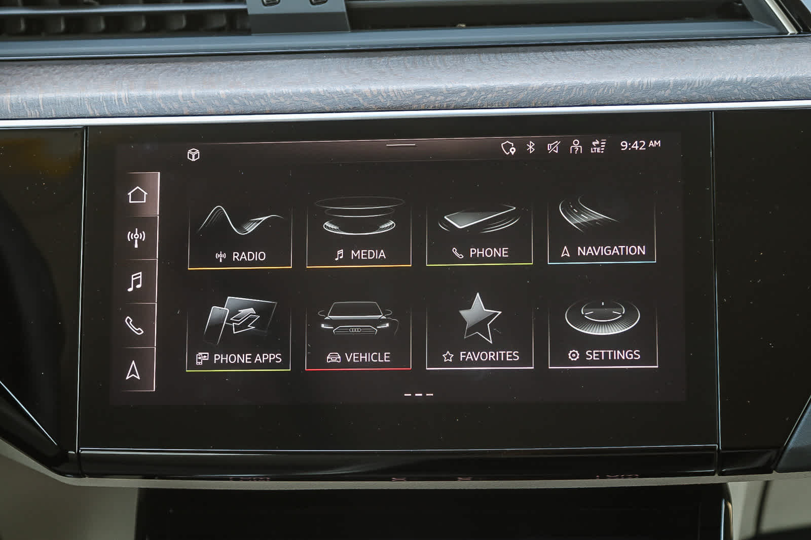 Thumbnail: 2024 Audi Q8 e-tron - 15