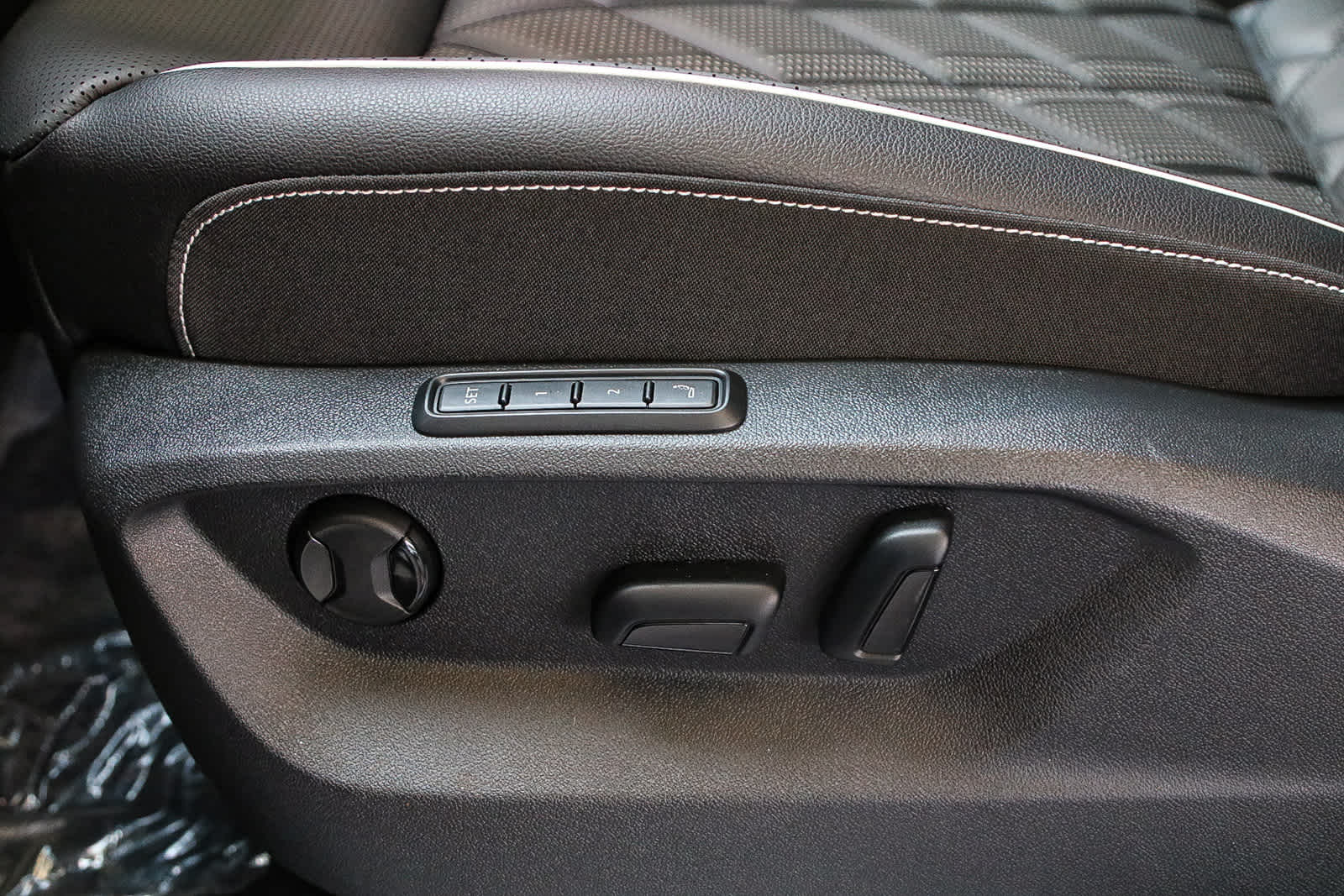 Thumbnail: 2025 Volkswagen Atlas - 22