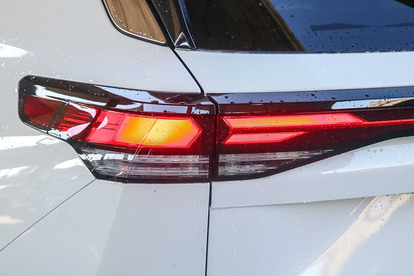 Thumbnail: 2025 Volkswagen Tiguan - 9