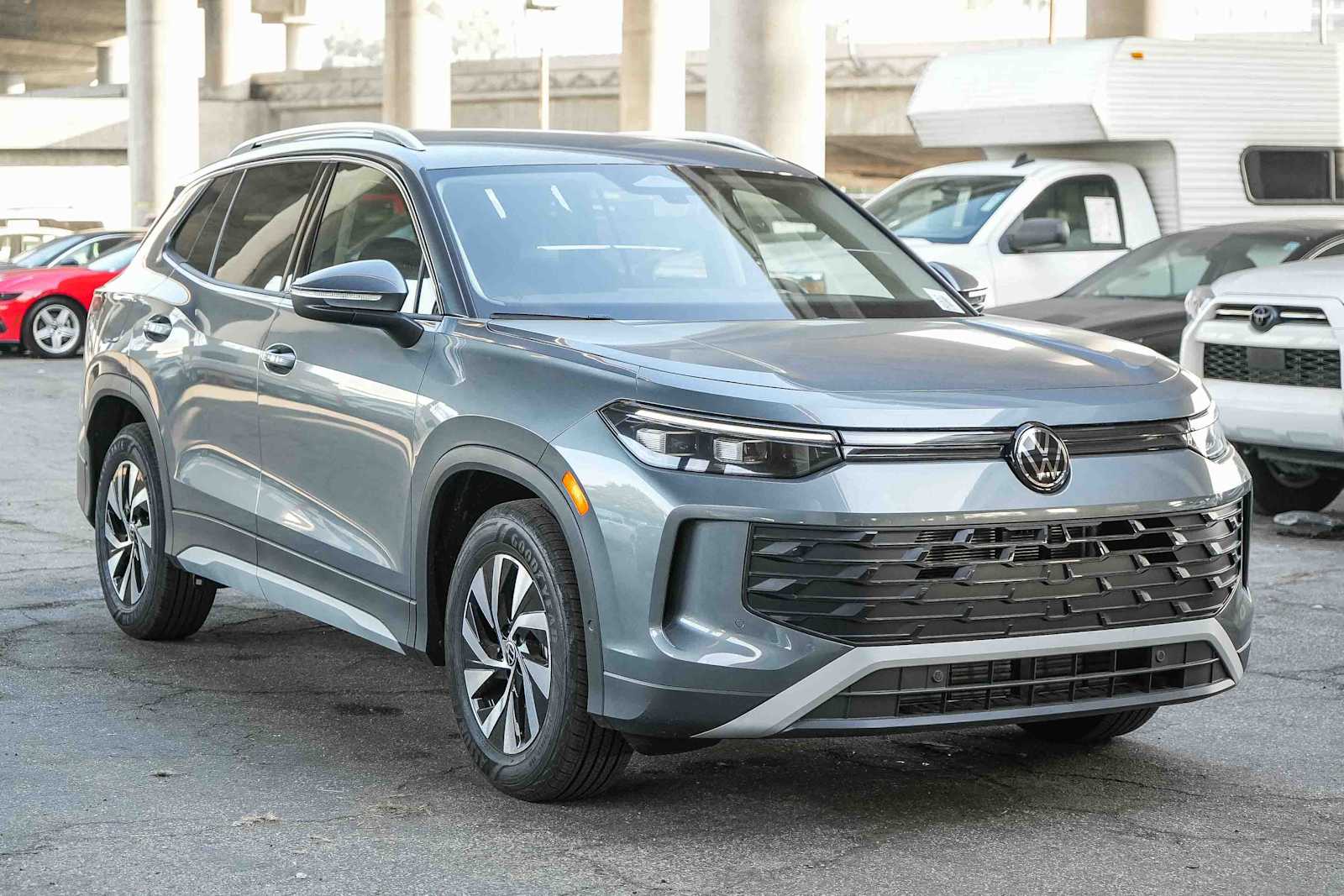 Thumbnail: 2026 Volkswagen Tiguan - 3