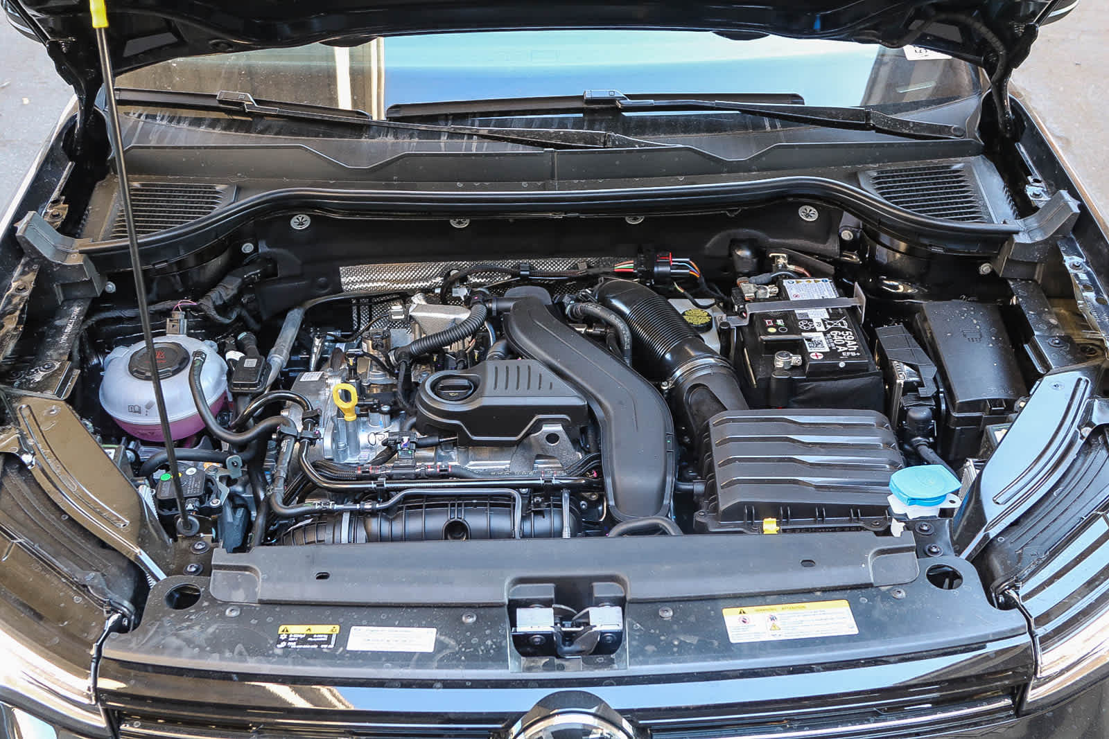 Thumbnail: 2025 Volkswagen Taos - 25