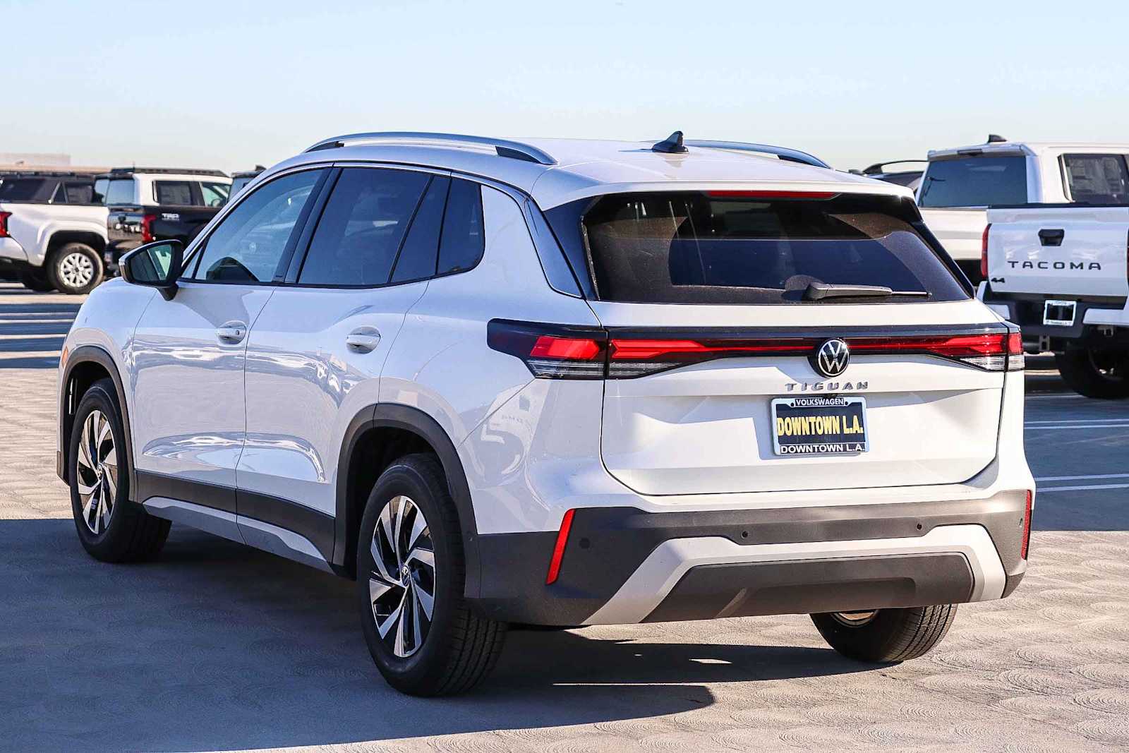 Thumbnail: 2026 Volkswagen Tiguan - 6