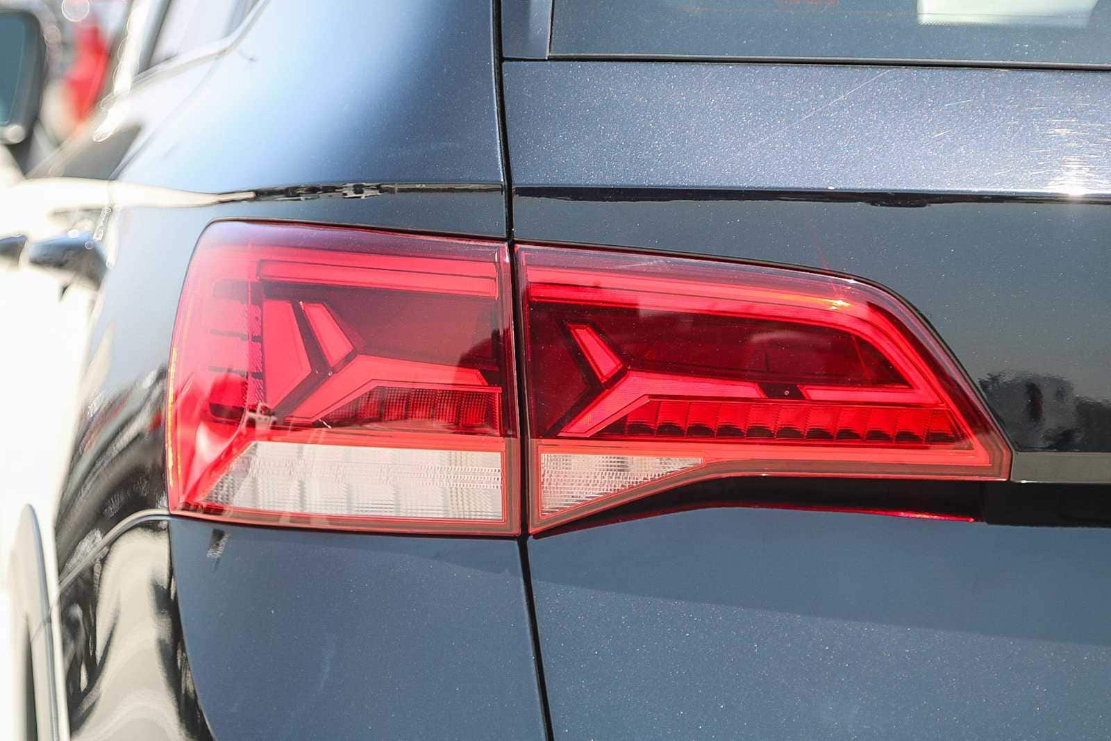Thumbnail: 2022 Volkswagen Taos - 9
