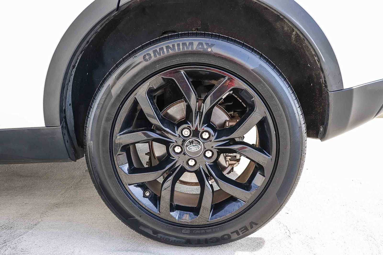 Thumbnail: 2018 Land Rover Discovery Sport - 10