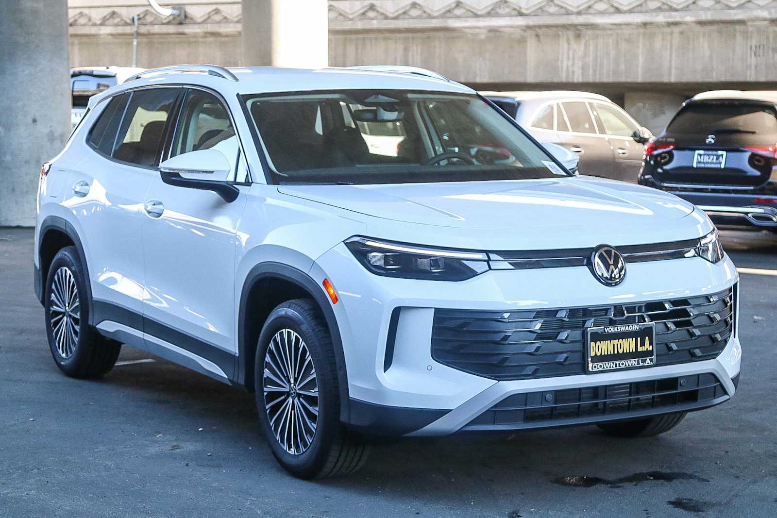 Thumbnail: 2025 Volkswagen Tiguan - 3