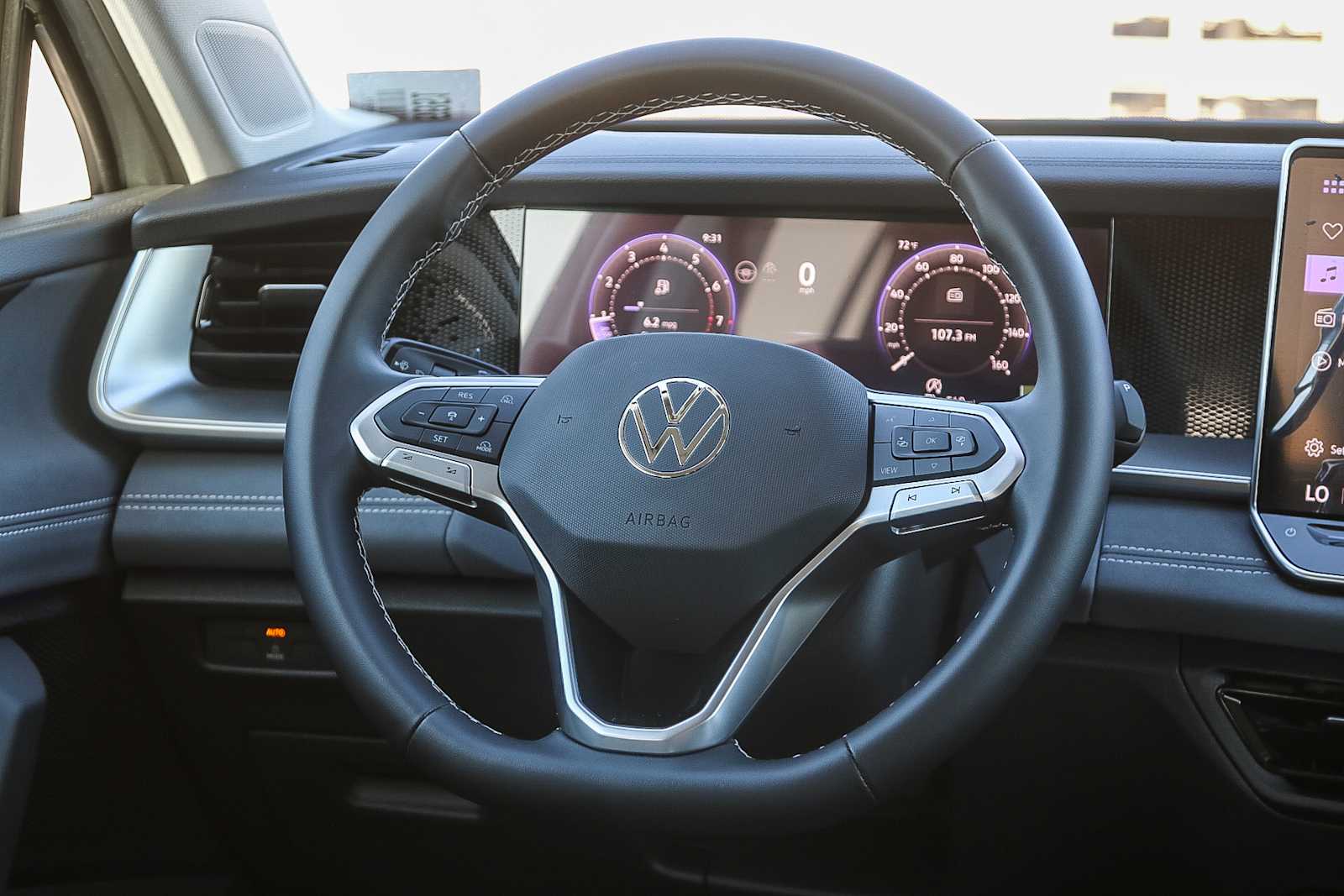 Thumbnail: 2025 Volkswagen Tiguan - 18