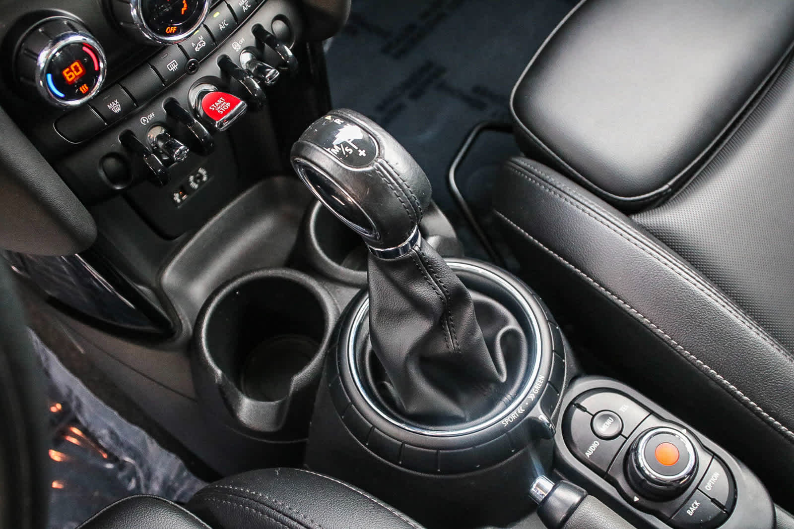 Thumbnail: 2015 MINI Cooper Hardtop - 20