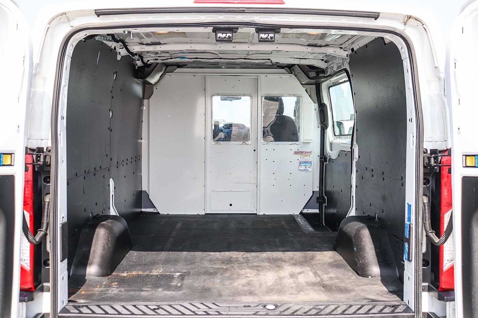 Thumbnail: 2015 Ford Transit Series - 29