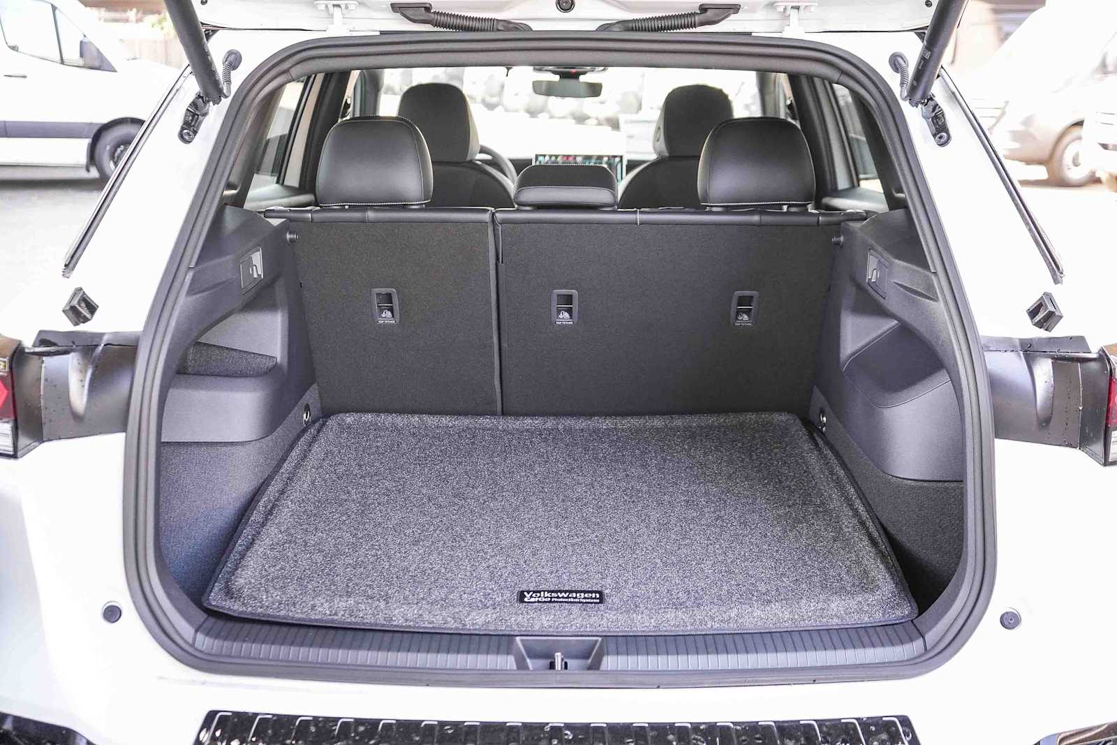 Thumbnail: 2026 Volkswagen Tiguan - 12
