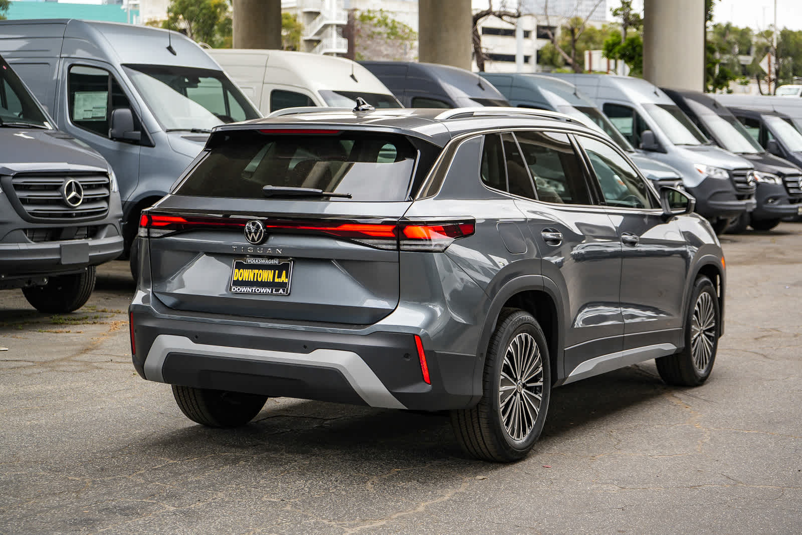 Thumbnail: 2026 Volkswagen Tiguan - 4