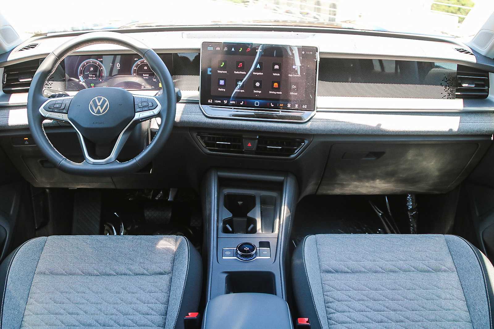 Thumbnail: 2025 Volkswagen Tiguan - 13