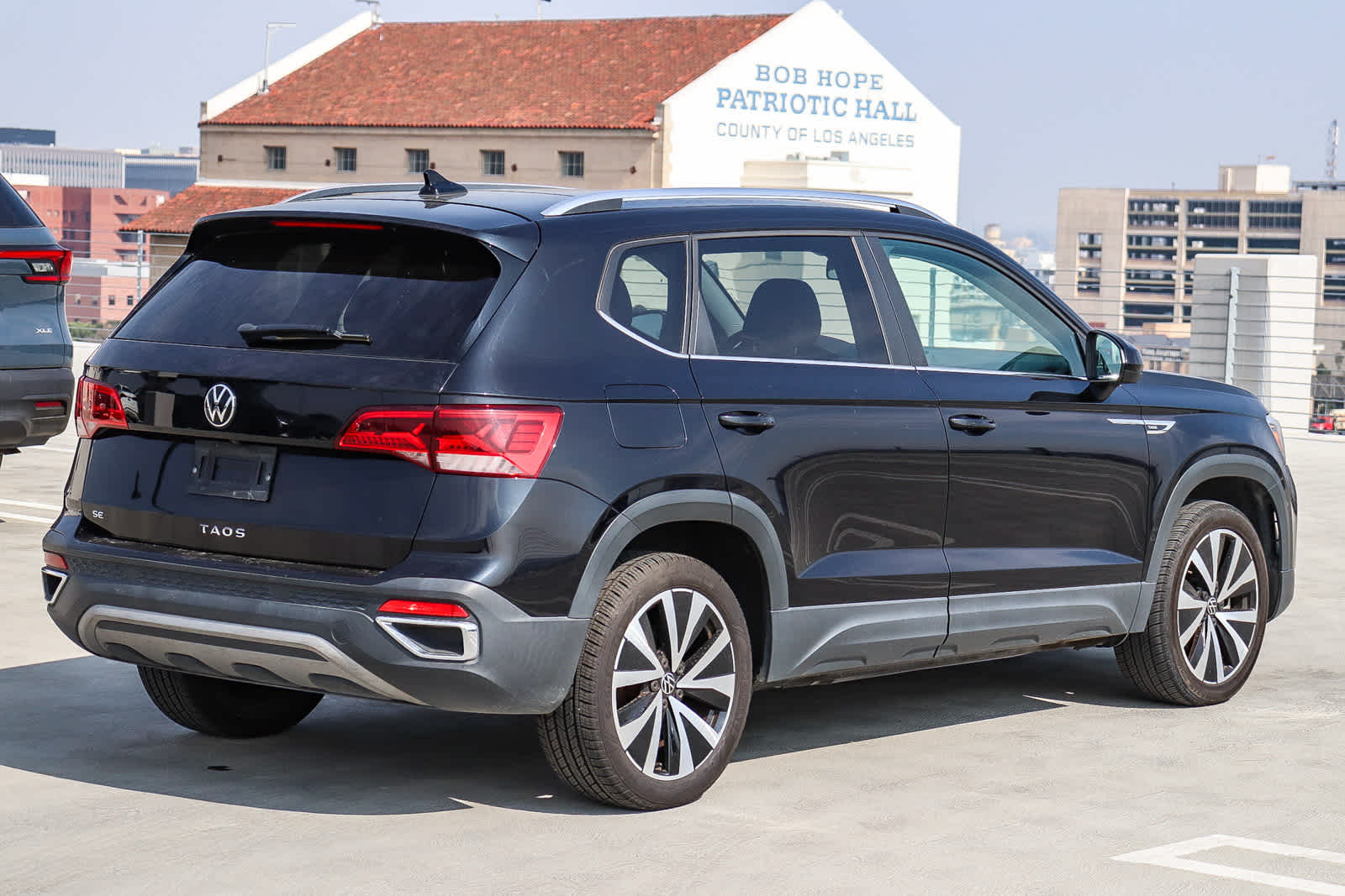 Thumbnail: 2022 Volkswagen Taos - 4