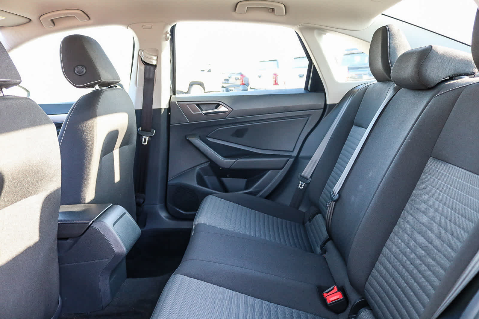 Thumbnail: 2024 Volkswagen Jetta - 18