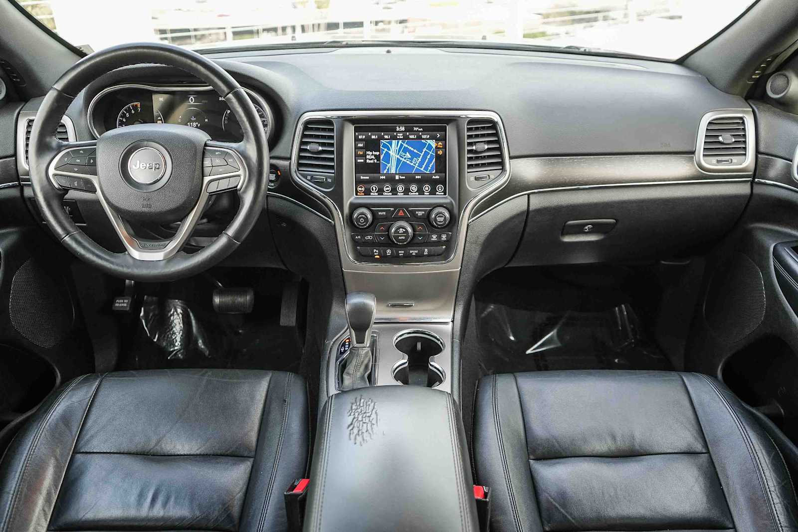 Thumbnail: 2018 Jeep Grand Cherokee - 12