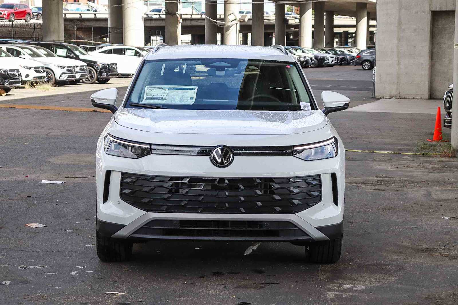 Thumbnail: 2026 Volkswagen Tiguan - 2