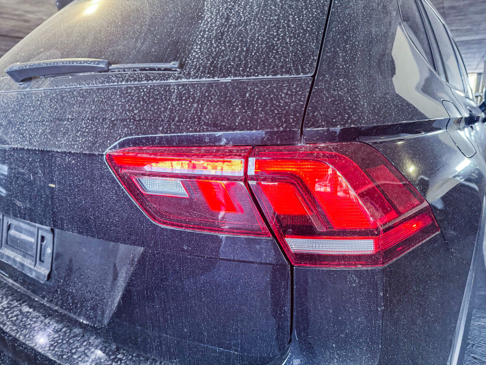 Thumbnail: 2021 Volkswagen Tiguan - 9