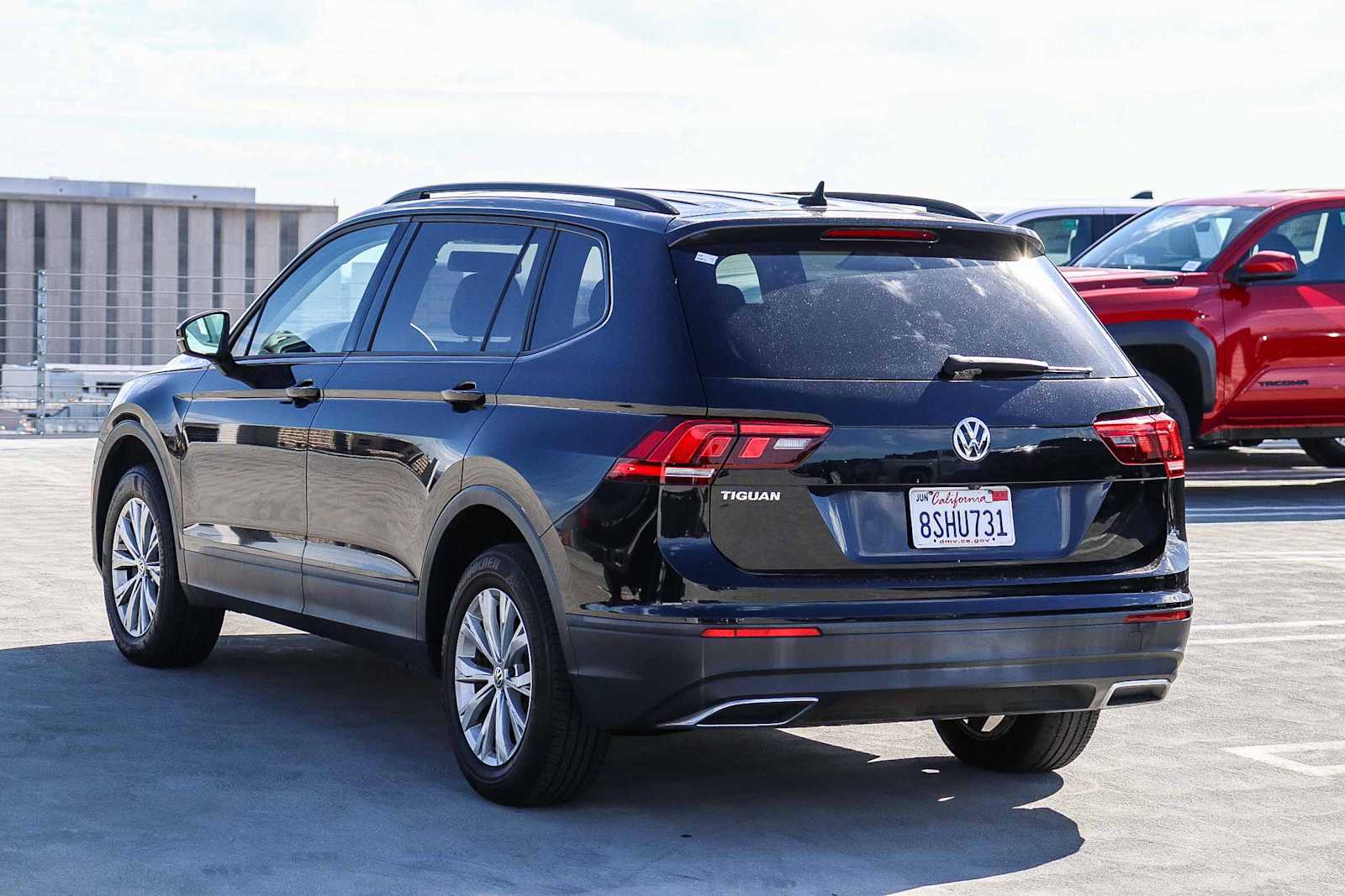 Thumbnail: 2020 Volkswagen Tiguan - 6