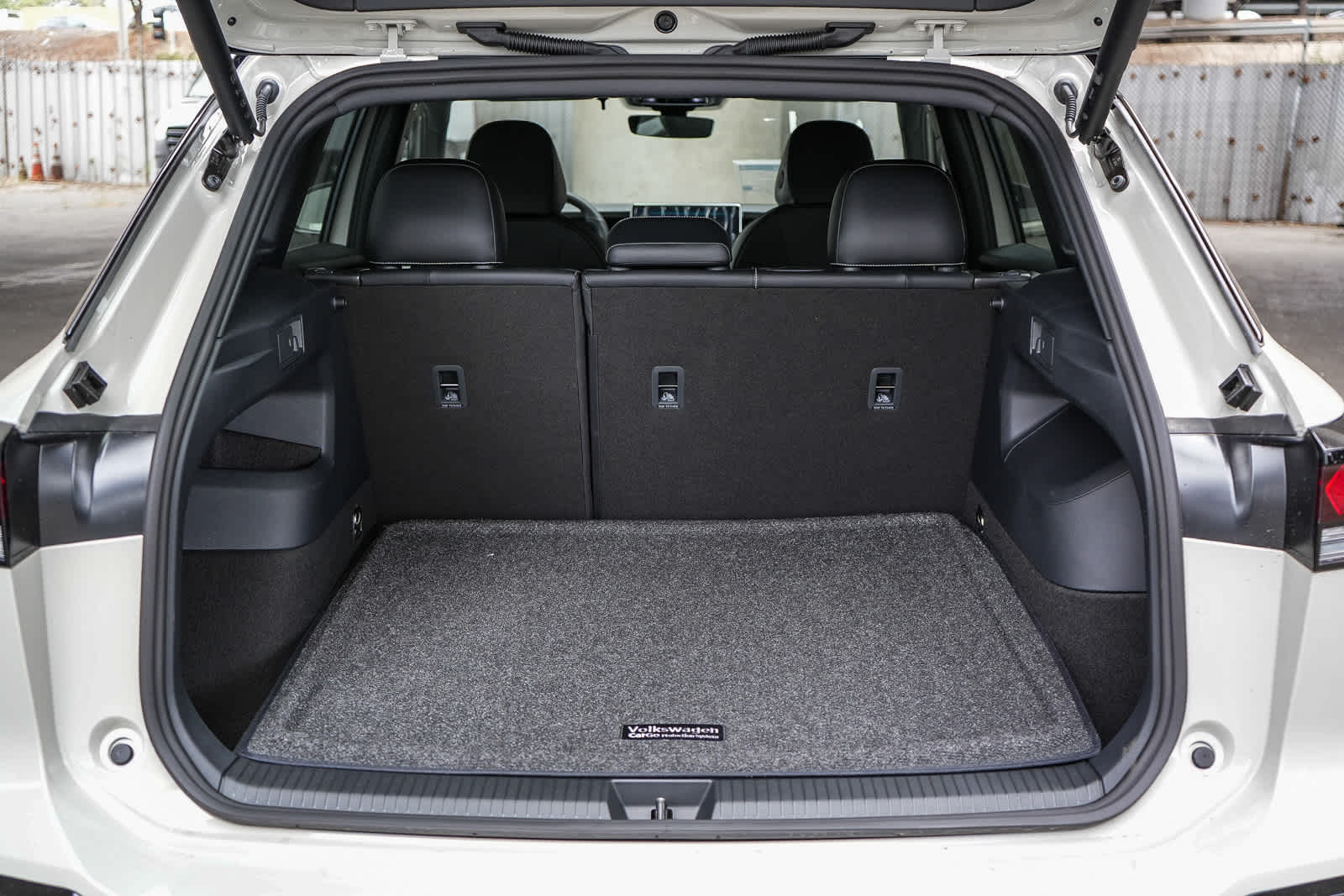 Thumbnail: 2026 Volkswagen Tiguan - 12
