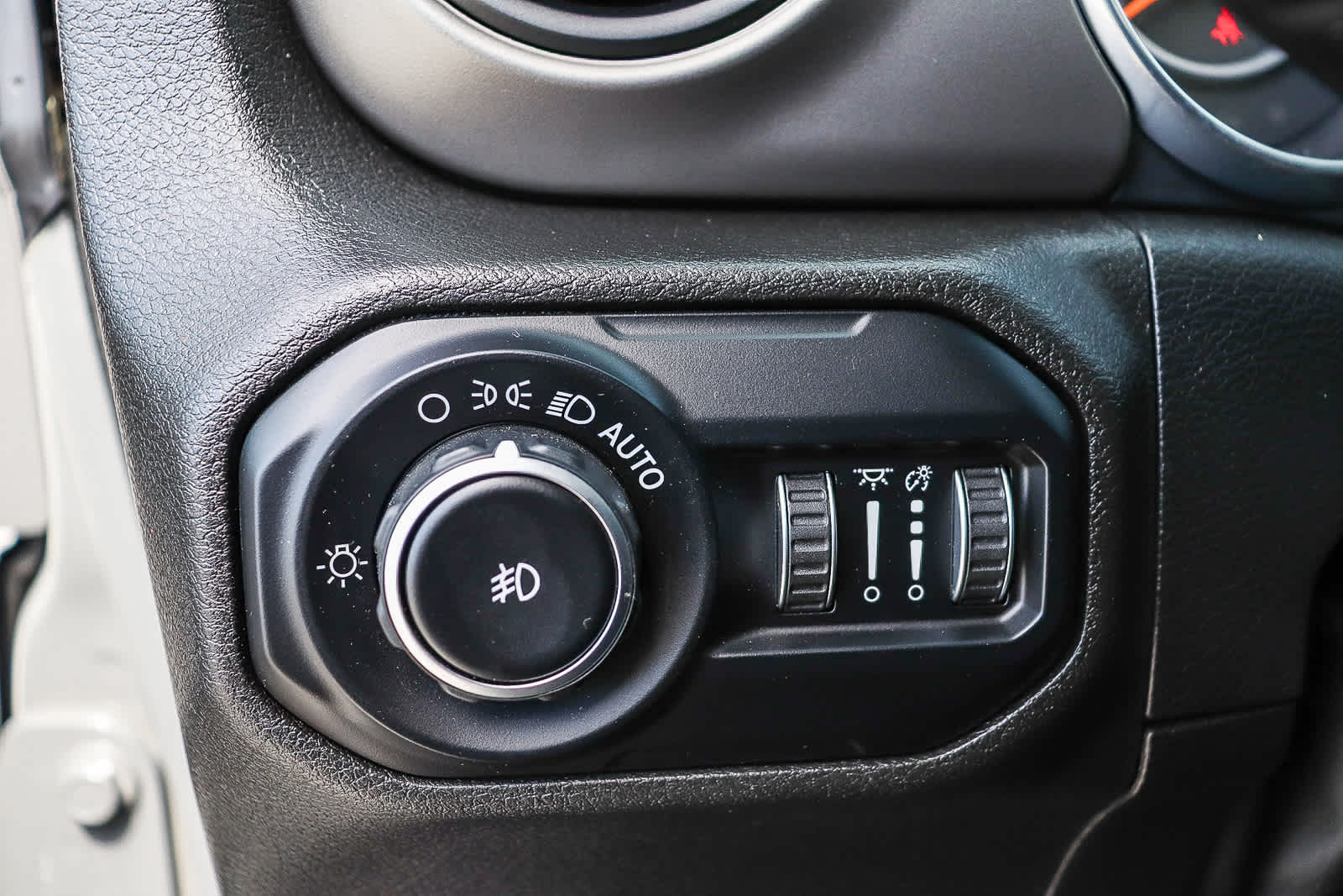 Thumbnail: 2018 Jeep Wrangler - 24