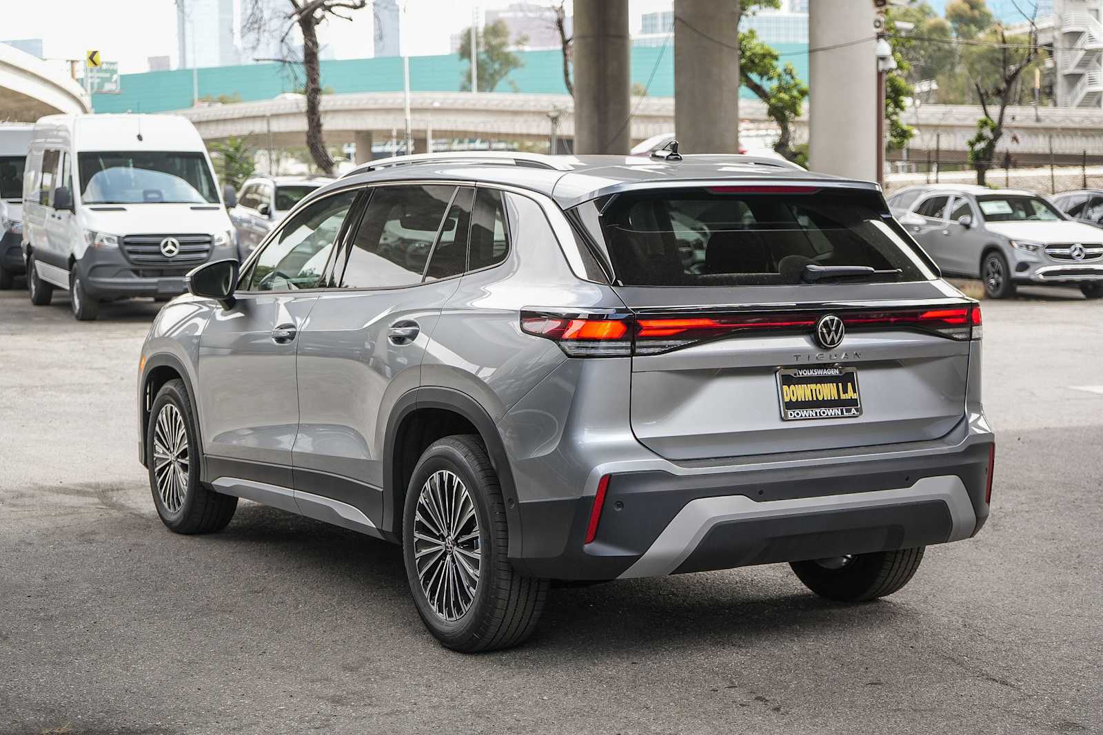 Thumbnail: 2026 Volkswagen Tiguan - 4