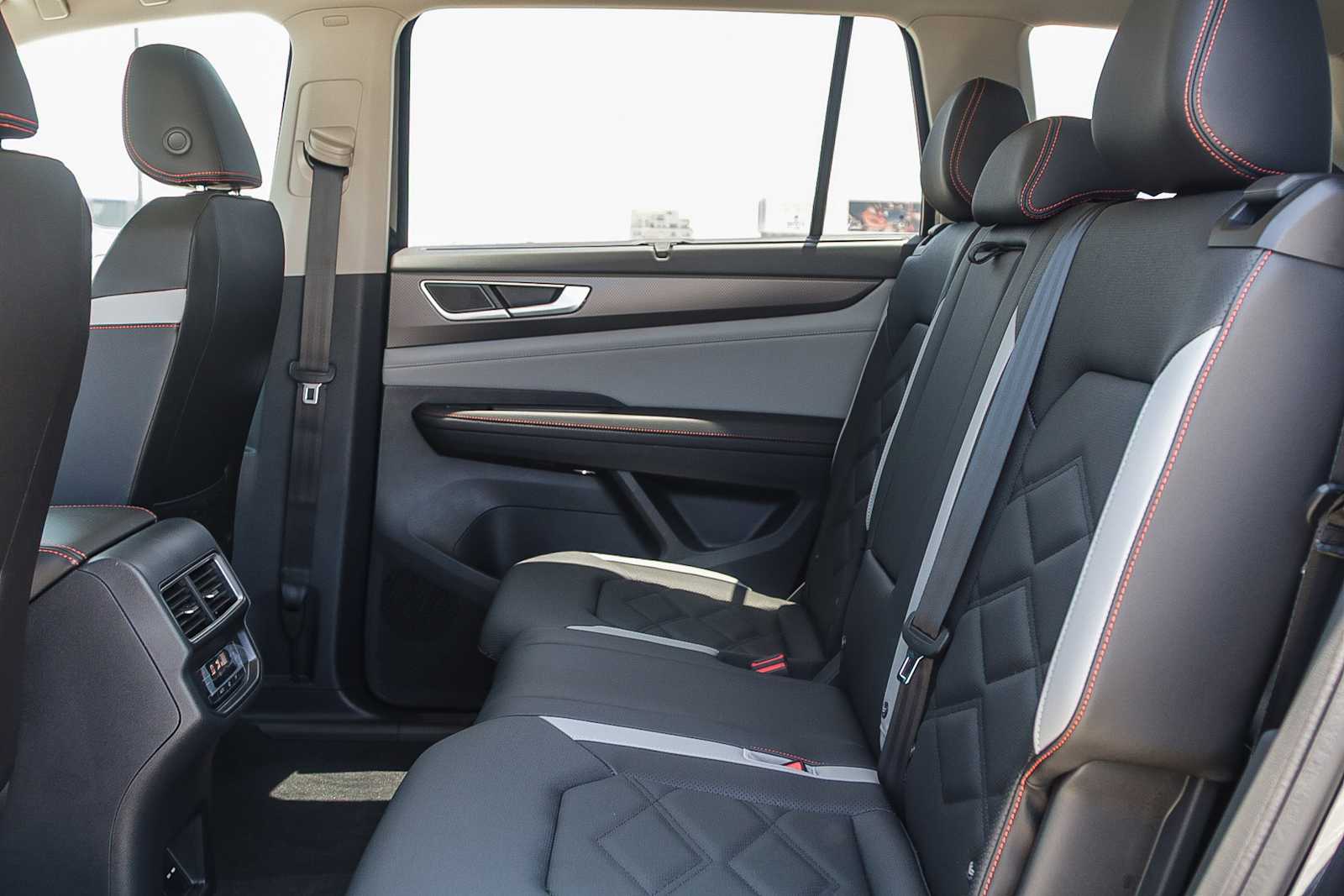 Thumbnail: 2025 Volkswagen Atlas - 19