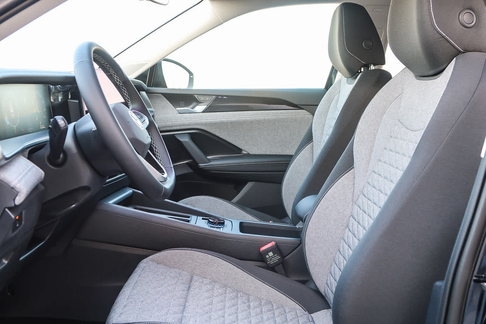 Thumbnail: 2025 Volkswagen Tiguan - 18