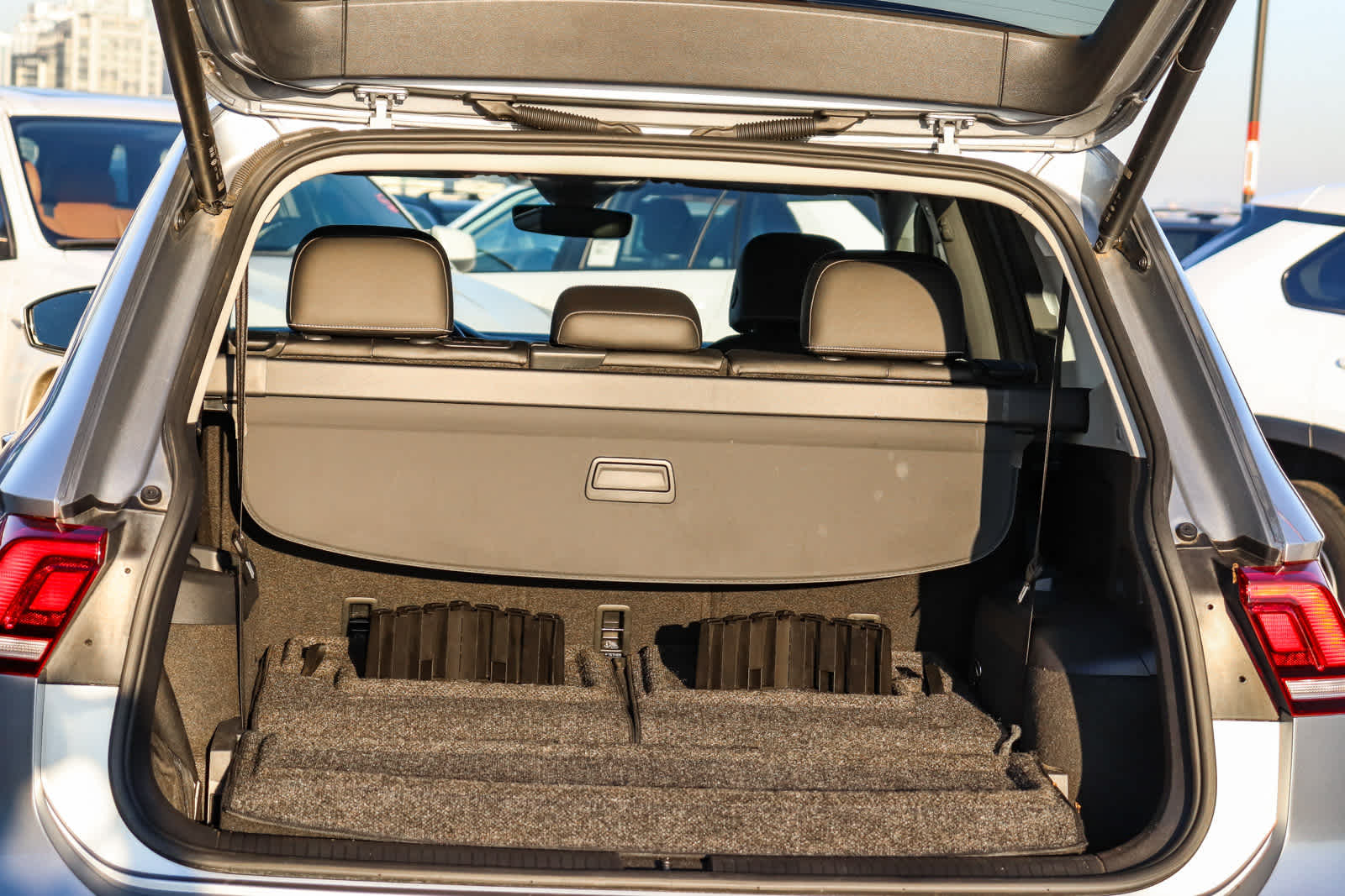 Thumbnail: 2022 Volkswagen Tiguan - 28