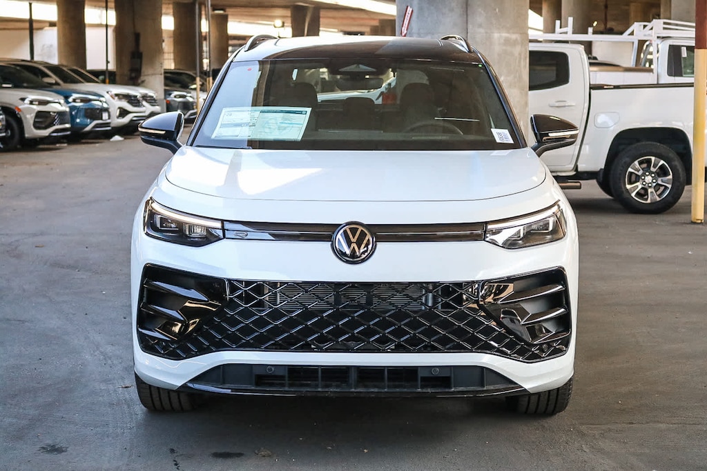 New 2025 Volkswagen Tiguan 2.0T SE R-Line Black SUV