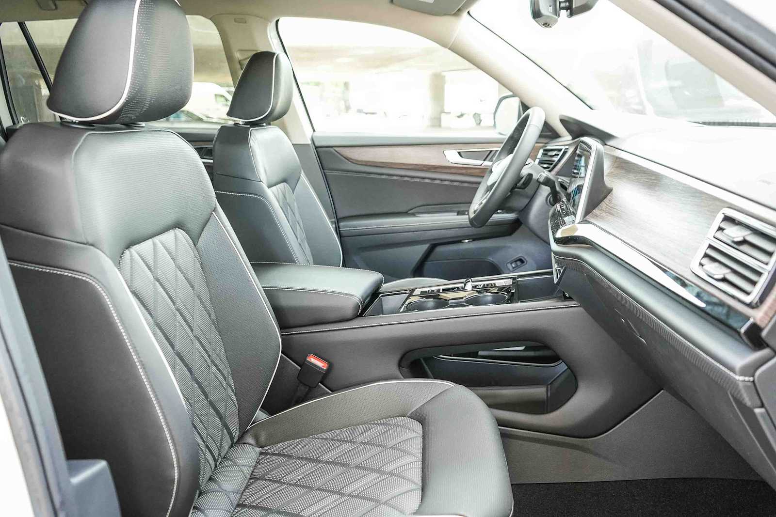 Thumbnail: 2026 Volkswagen Atlas - 18