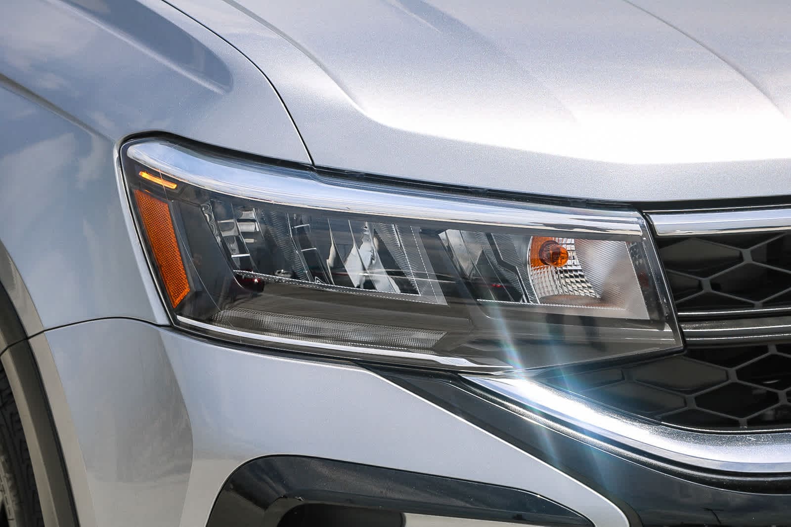 Thumbnail: 2022 Volkswagen Taos - 4