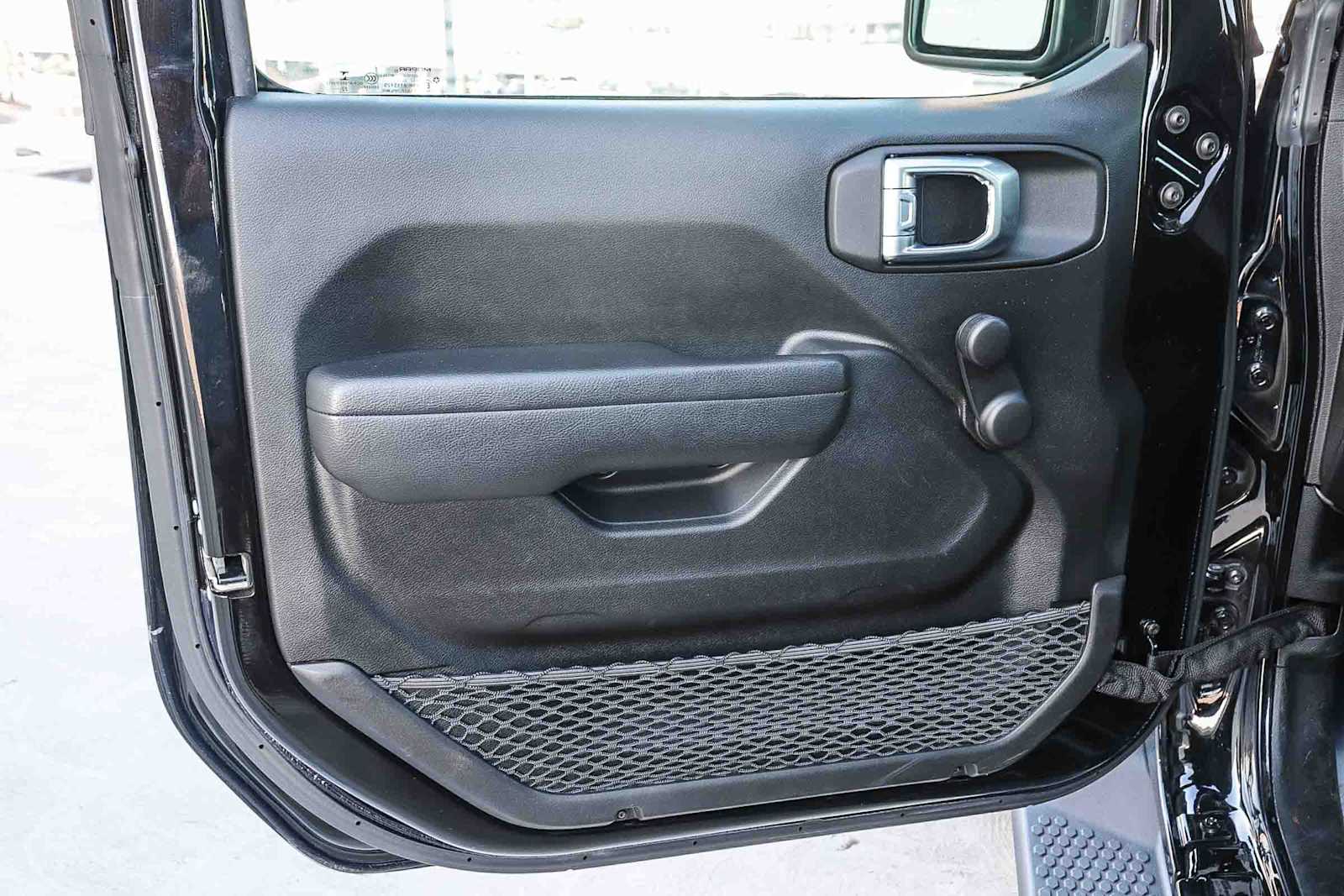 Thumbnail: 2022 Jeep Wrangler - 21