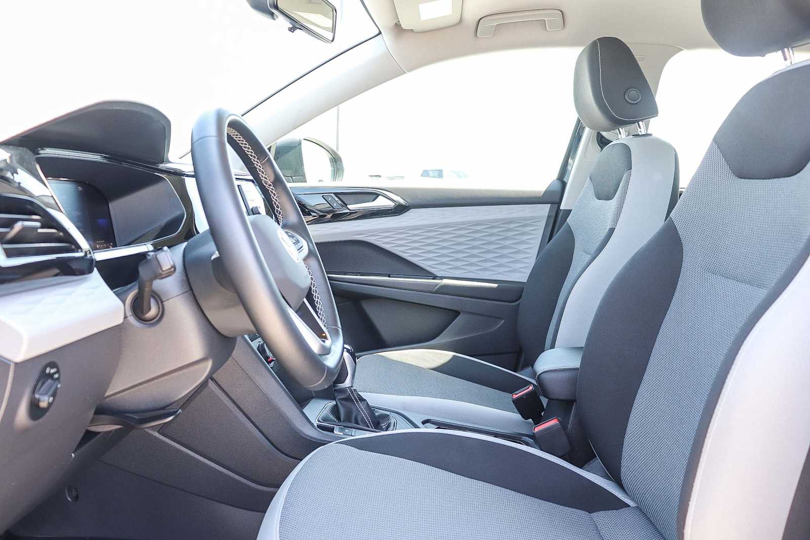 Thumbnail: 2022 Volkswagen Taos - 12