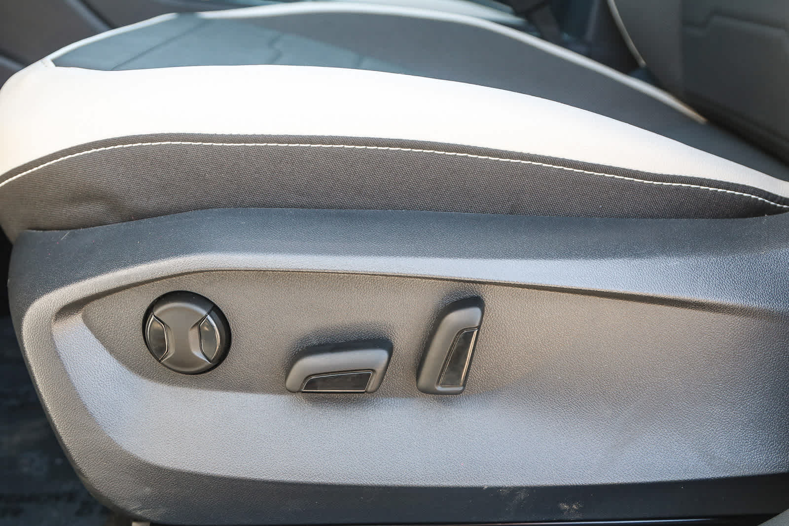 Thumbnail: 2025 Volkswagen Taos - 22