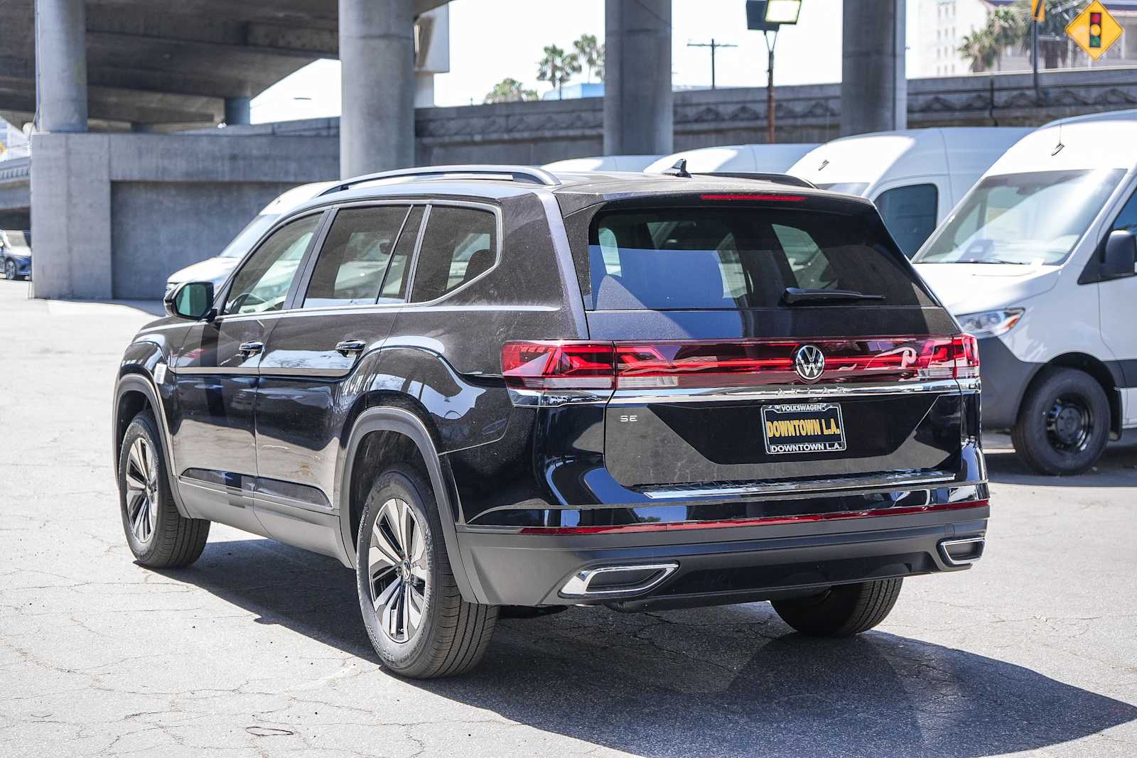 Thumbnail: 2026 Volkswagen Atlas - 6