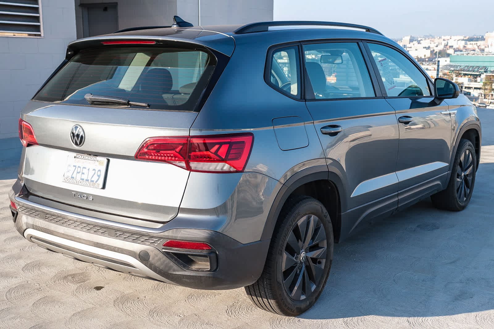 Thumbnail: 2022 Volkswagen Taos - 6