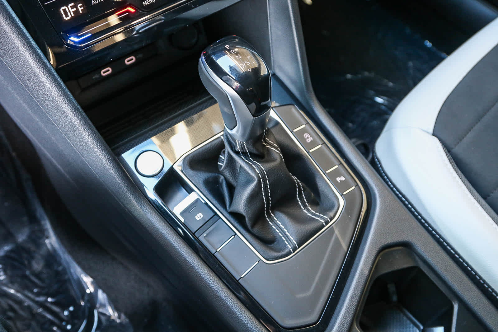 Thumbnail: 2025 Volkswagen Taos - 19