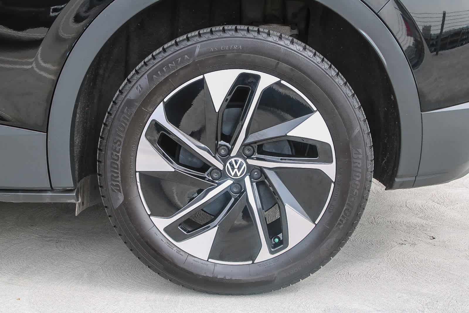 Thumbnail: 2022 Volkswagen ID.4 - 10