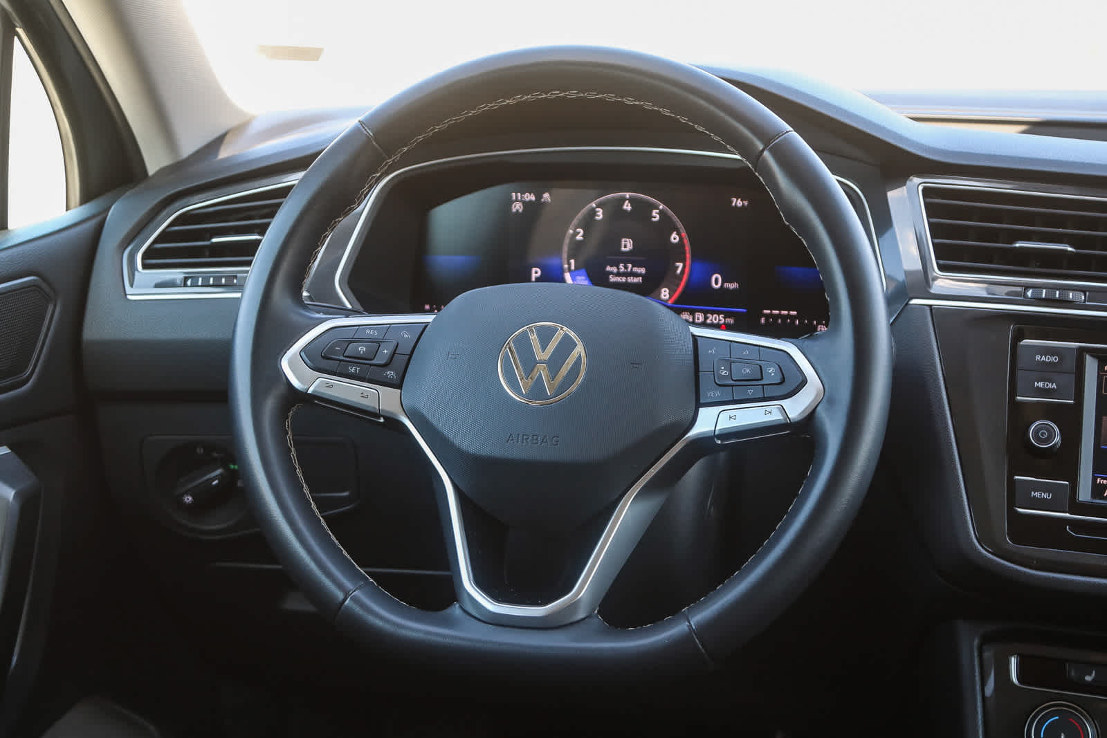 Thumbnail: 2024 Volkswagen Tiguan - 19