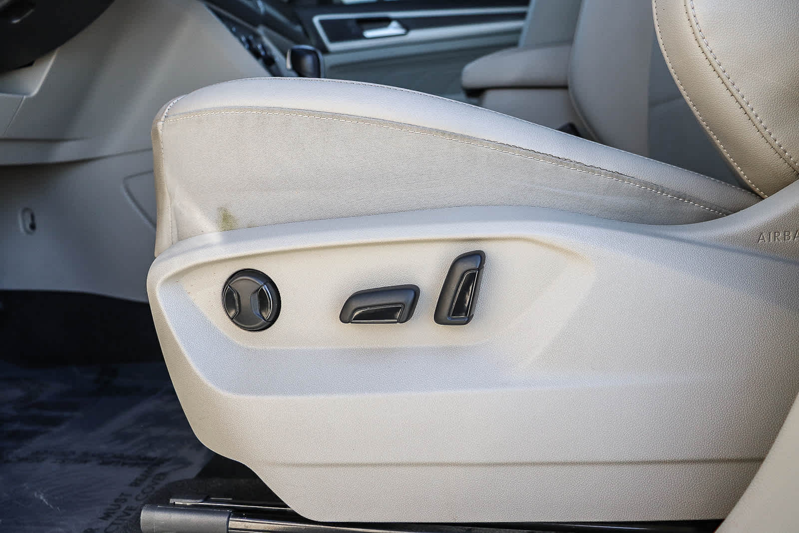 Thumbnail: 2022 Volkswagen Atlas - 22