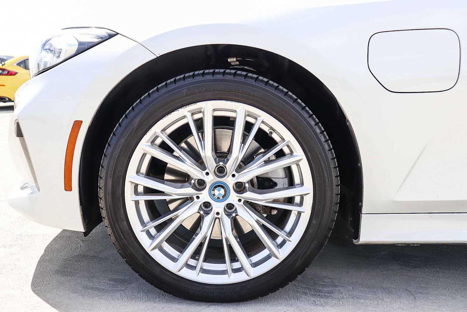 Thumbnail: 2024 BMW 3 Series - 11