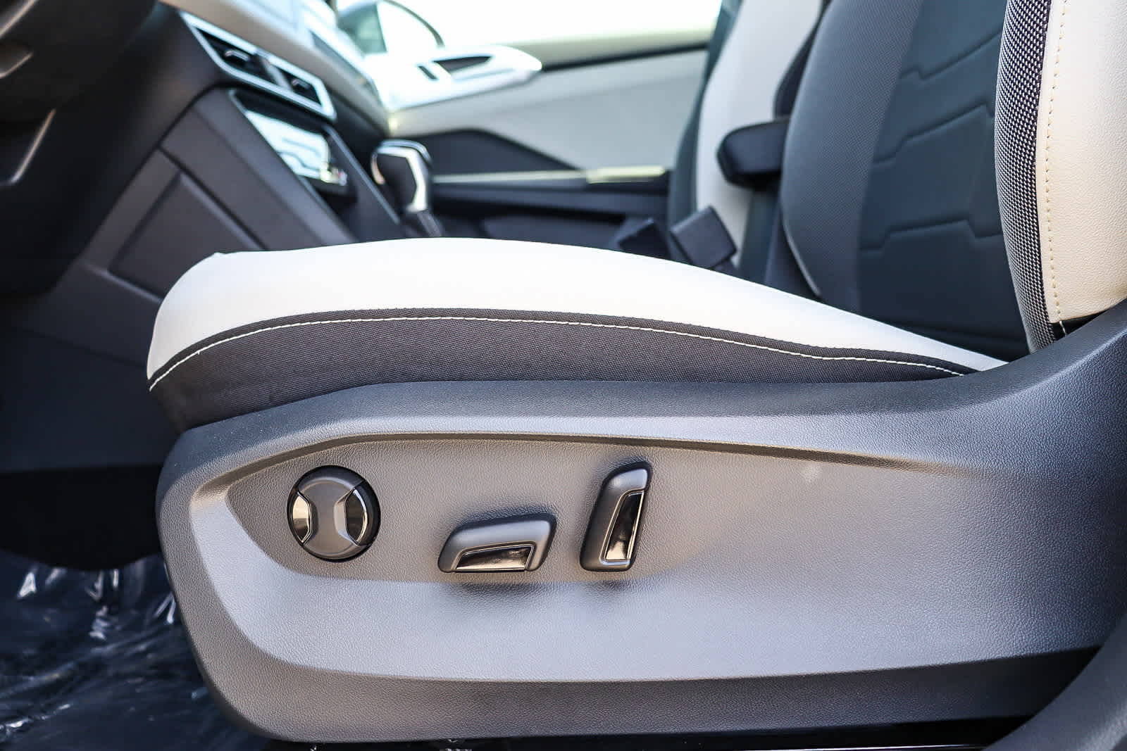 Thumbnail: 2026 Volkswagen Taos - 23