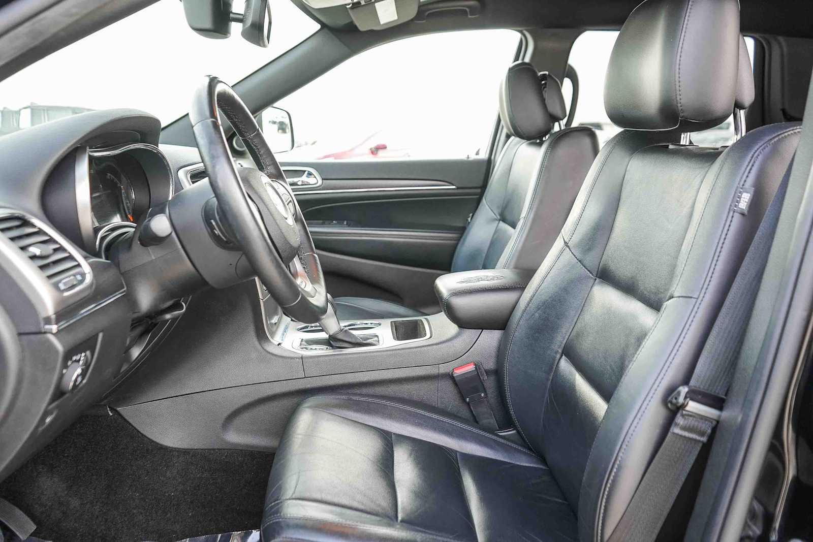 Thumbnail: 2018 Jeep Grand Cherokee - 17