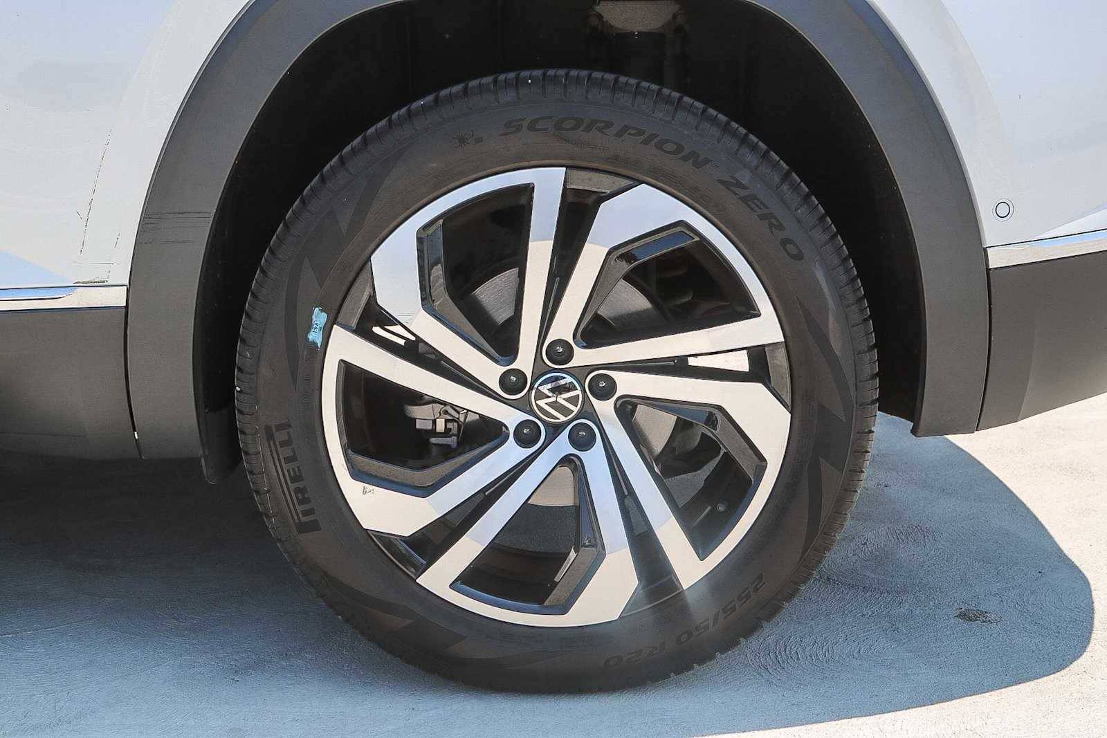 Thumbnail: 2021 Volkswagen Atlas - 13