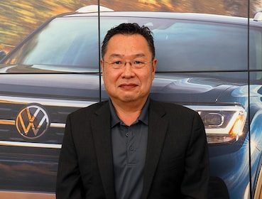 Staff member Nick Choi (English/Korean) from ID_f4cd7918bf98
